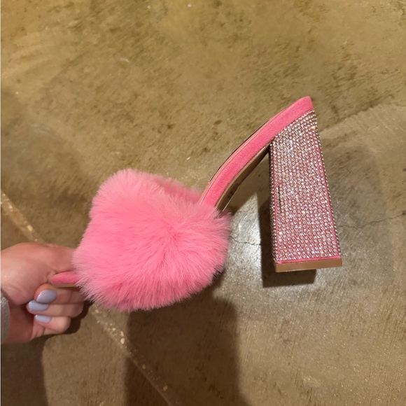 Pink Heels - Picture 2 of 3